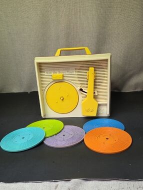 Fisher Price 1971 Vintage Record Player With 5 Discs Tested Works #995 (set R)